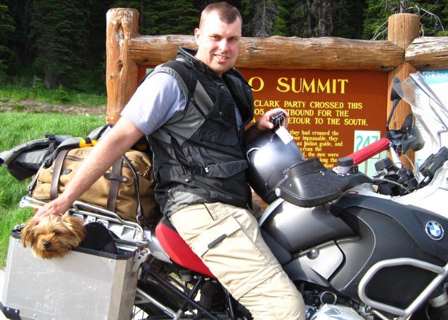 GS_rider_terrier_at_Lolo_Pass_Summit